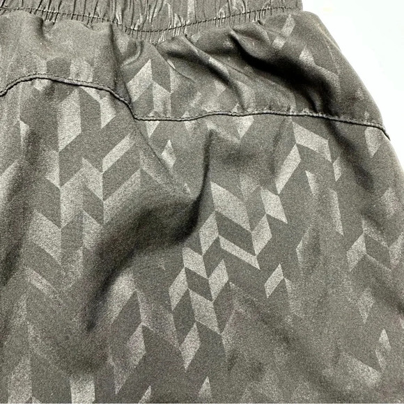 Old Navy Active Go-Dry Shorts Lined Drawstring Waist Black Size Small - Picture 15 of 16